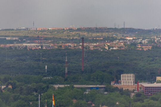 Vista a&eacute;rea del parque de atracciones de Madrid desde un edificio de la Gran V&iacute;a