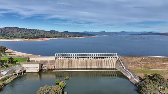 Spectacular aerial footage of Lake Hume NSW Australia