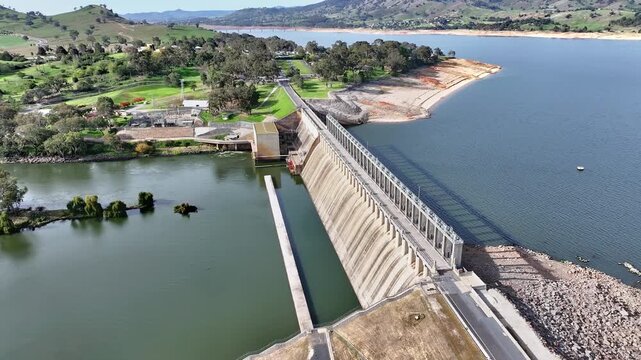 Spectacular aerial footage of Lake Hume NSW Australia