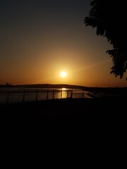 Obraz premium sunset on the lake