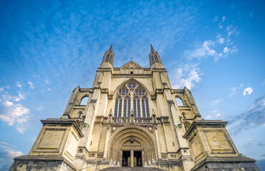 Fototapeta premium Magnificent facade of St Paul's Cathedral located in the Octagon in the historical city center of Dunedin, Otago, South Island of New Zealand