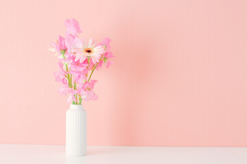 Fototapeta premium pink sweet pea flowers for background