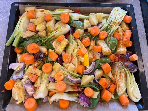 Gemischtes Gem&uuml;se auf dem Blech 