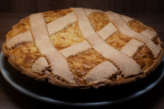 Typical Easter sweets in Campania: sweet rice pastiera