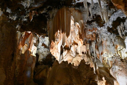 Cuevas del Aguila