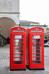 Obraz premium Red telephone box in london