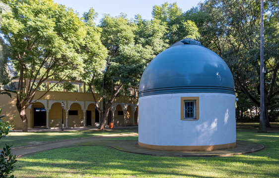 Parque de la Constituci&oacute;n (Verfassungspark) mit Sternwarte,  Marbella