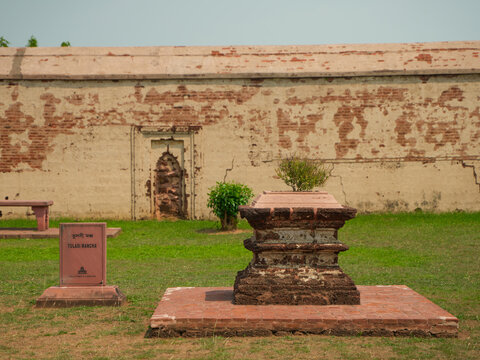 This is the Radhashyam Temple, which is located in Bishnupur. The idols of Radha Shyam Nitai Gaud and Thakur were worshipped in the temple.