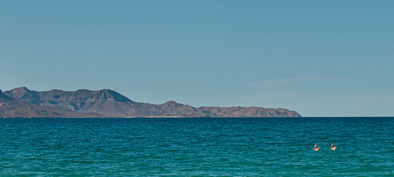 Bahia y ciudad de La Paz Baja california Sur. MEXICO, ma&ntilde;ana soleada de vacaciones de verano