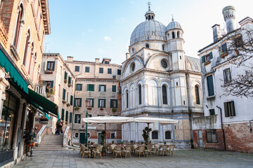 Fototapeta premium a small square in venice, italy