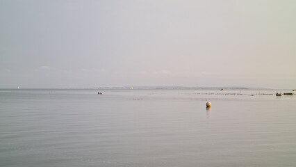 Mer d'huile sur le bassin d'Arcachon vue depuis la presqu'île du Cap Ferret (plage de Claouey) © Arnaud