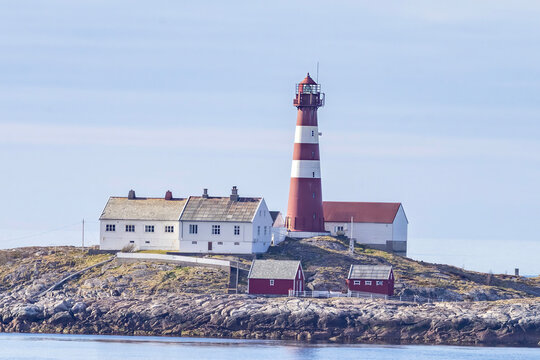 Landegode fyr er et fyr i Bod&oslash; kommune i Nordland. Fyret ligger p&aring; holmen Eggl&oslash;ysa, like nord for &oslash;ya Landegode. Fyrt&aring;rnet og fyrmesterboligen ble bygd i 1901, og fyret ble satt i drift i 1902. I 1934
