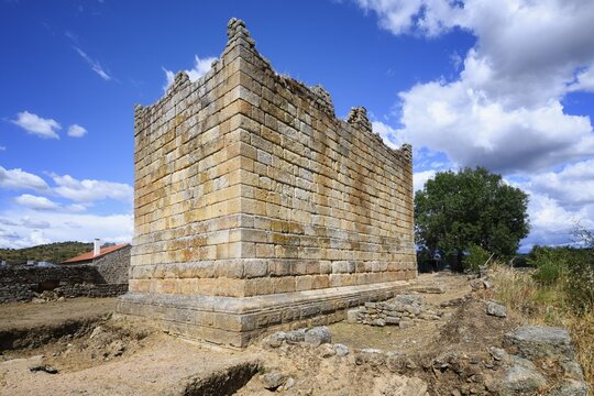 Templars donjon, Idanha-a-Velha village, Serra da Estrela, Beira Alta, Portugal