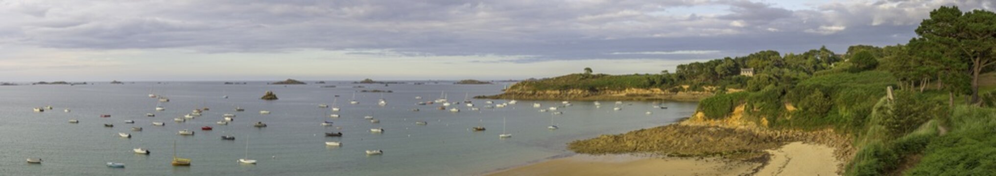 Beach and boats in the bay at, Carantec, D&eacute;partement Finist&egrave;re, France