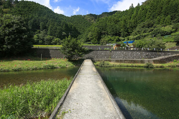 Fototapeta premium 高知県中土佐町 高樋沈下橋の風景