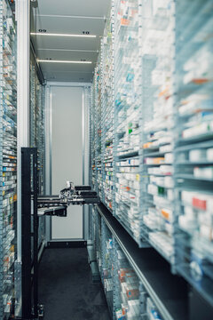 Automated order picking machine in a German pharmacy