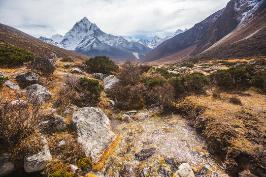 Way to Everest base camp. Sagarmatha national park, Himalayas, Nepal