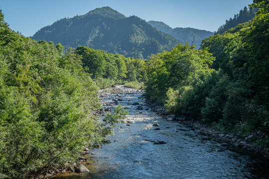 里山の風景」の写真素材 | 57,914件の無料イラスト画像 | Adobe Stock
