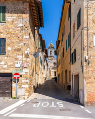 Obraz premium The San Quirico d'Orcia Town street view in Tuscany, Italy
