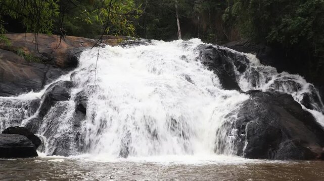cachoeira na serra do Brigadeiro, Estado de Minas Gerais, Brasil