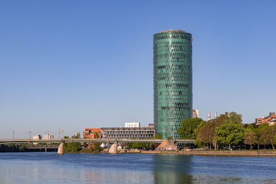 Westhafen Tower - West Harbour Tower - is one of the most recent and modern high rise buildings in Frankfurt. It marks one of the main entry points to the city as well as the new West Harbour quarter