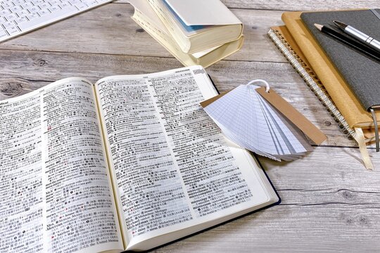 Language learning desk using a dictionary