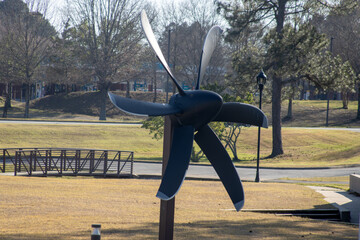 A six-bladed propeller on display © Brian