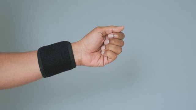 Wrist support helps wrist during exercise routine