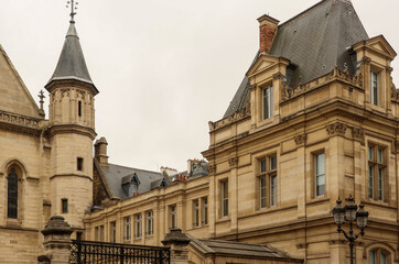 Obraz premium Palais de justice architecture in Paris, France, showing historic building details and classic stonework