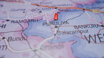 Obraz premium Red Pushpin on Map Indicating Puruliya, India - Geographic Pinpoint Location for Travel and Planning