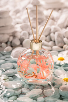 Fresh diffuser fragrance smelling of summer and sea.
