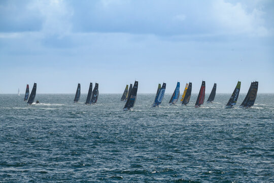 D&eacute;part de la course en solitaire du Figaro - Perros-Guirec le 17-05-2026