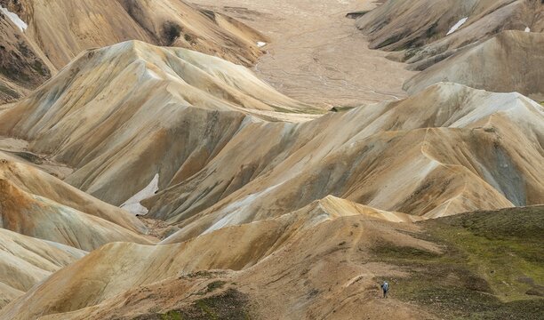 Hiker, Rhyolite Mountains, J&ouml;kulgil, Landmannalaugar, Fjallabak, Icelandic Highlands, Iceland