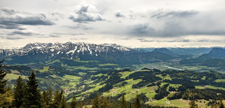 Snow-covered mountain range Zahmer Kaiser seen from the top of Spitzstein, Erl, Austria