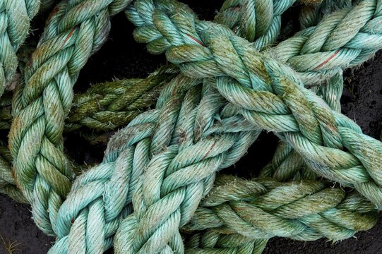 Green rope, G&aacute;sadalur, V&aacute;gar, Faroe Islands, Denmark