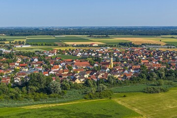 Fototapeta premium Das Donautal in der südöstlichen Oberpfalz nahe Pfatter im Kreis Regensburg im Luftbild