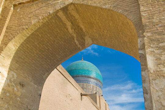 UZBEKISTAN - BUKHARA - ISLAMIC DOME FEATURING MOSAIC TILES AND A