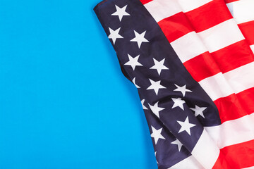 Obraz premium American flag on textured background. Memorial day, Independence Day and Veterans Day. American patriotism concept. Day of Remembrance and Honorary Banner. 4th of July celebration. Top view, space 