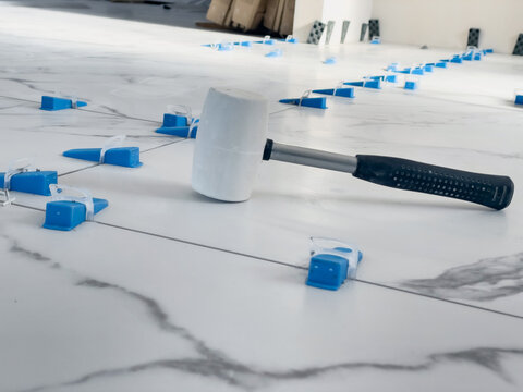 Aligned ceramic tiles