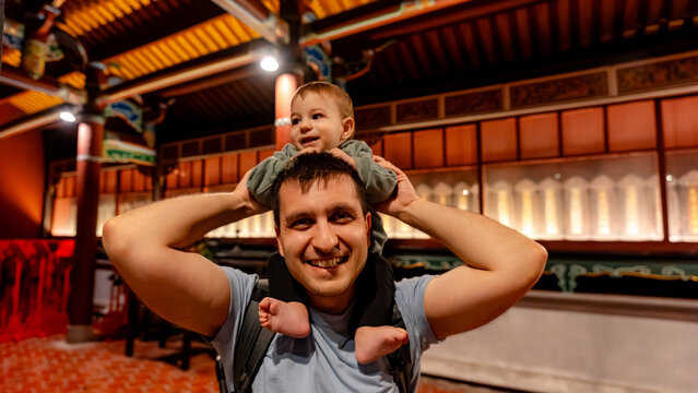 Father and child enjoying Confucius Temple visit