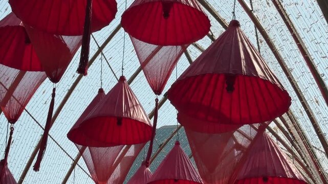 Hanging Chinese New Year Lanterns