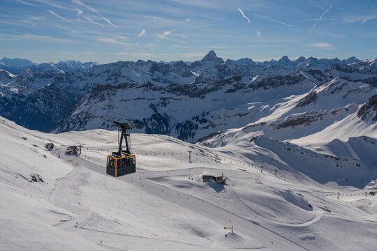 Blick vom Nebelhorn bei Oberstdorf in die Allg&auml;uer Alpen