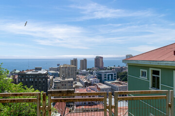 Fototapeta premium Chilean Cityscape Overlooking Valparaiso