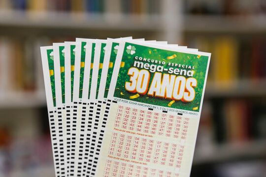 Illustrative photo of Mega Sena lottery tickets celebrating thirty years of luck and jackpots
