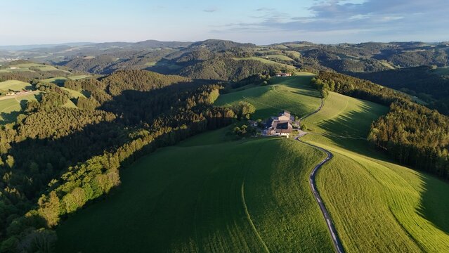 Weiche H&uuml;gel im Abendfeuer

