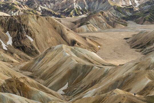 Hiker, Rhyolite Mountains, J&ouml;kulgil, Landmannalaugar, Fjallabak, Icelandic Highlands, Iceland