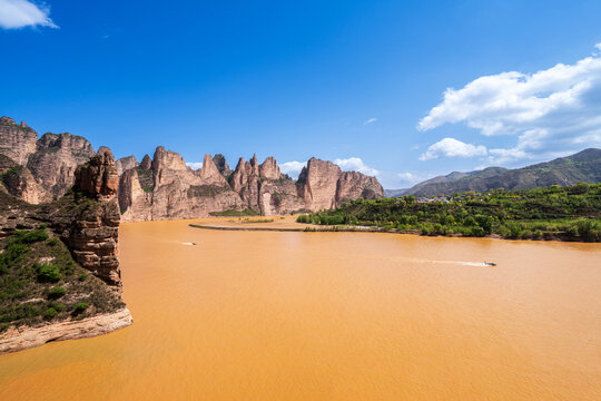 Yellow River scenery at Bingling Temple in Lanzhou, Gansu Province, China