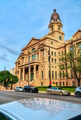 Naklejka premium Tarrant County Courthouse with reflection in Fort Worth - Texas, United States