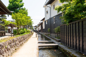 飛騨古川、白壁土蔵の町並みと瀬戸川 © Hiro074