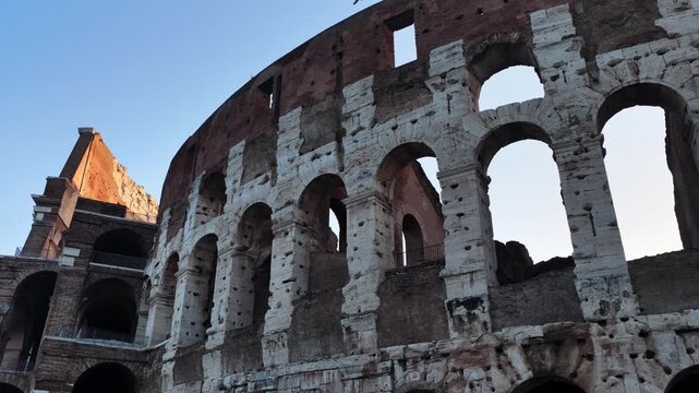 Il Colosseo a Roma, Italia
Vista aerea del monumento turistico pi&ugrave; visitato in Italia.